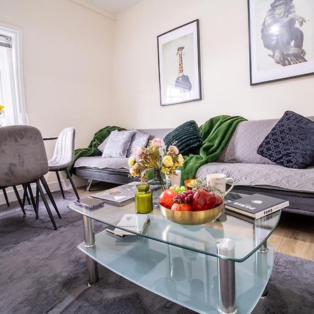 Cosy 2-Bedroom Apartment In Mayfair 8Cb - 4Th Floor No Elevator London Bagian luar foto