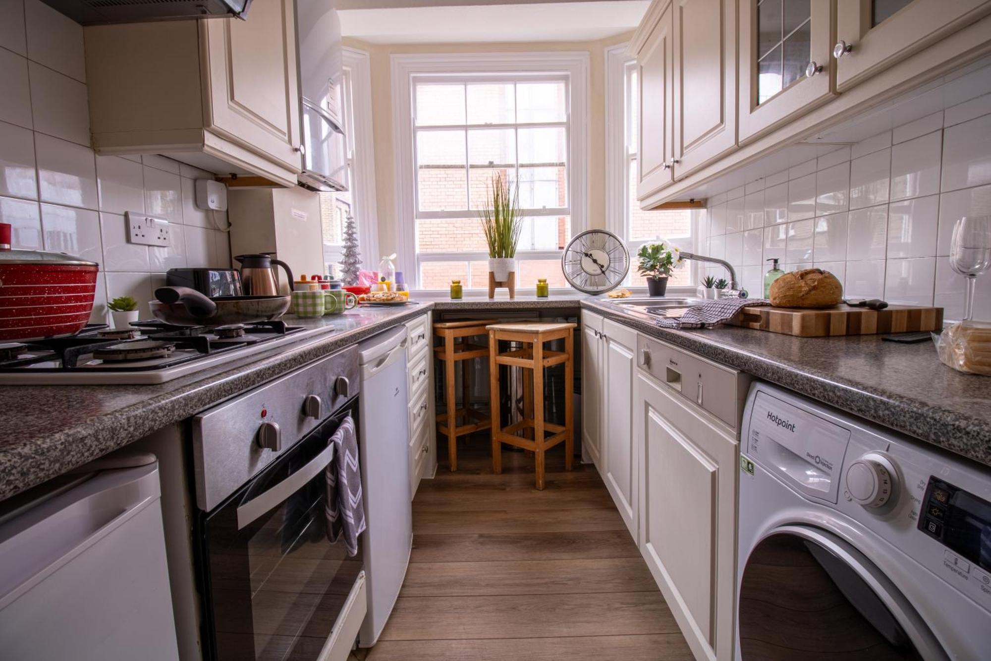 Cosy 2-Bedroom Apartment In Mayfair 8Cb - 4Th Floor No Elevator London Bagian luar foto