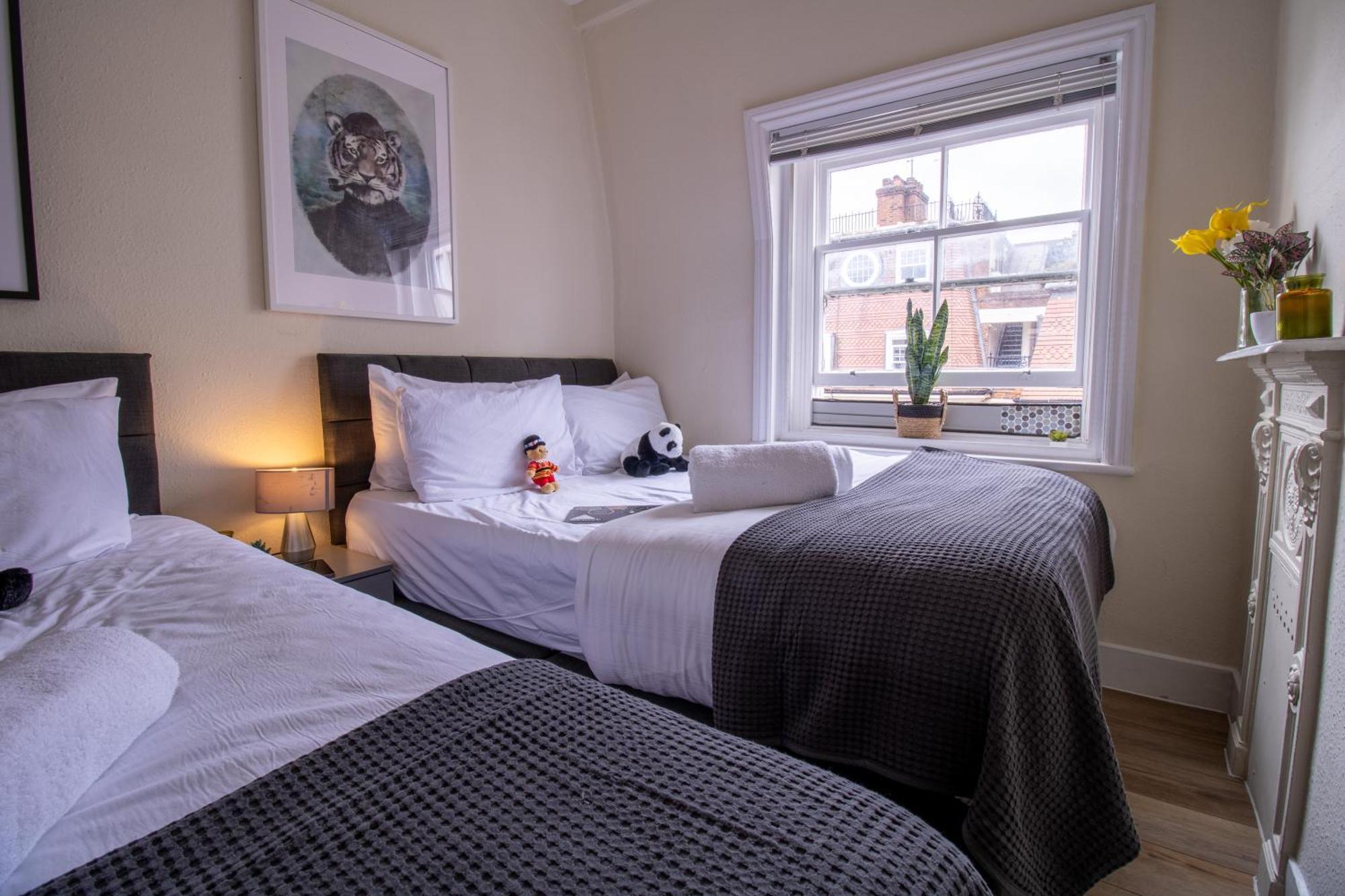 Cosy 2-Bedroom Apartment In Mayfair 8Cb - 4Th Floor No Elevator London Bagian luar foto